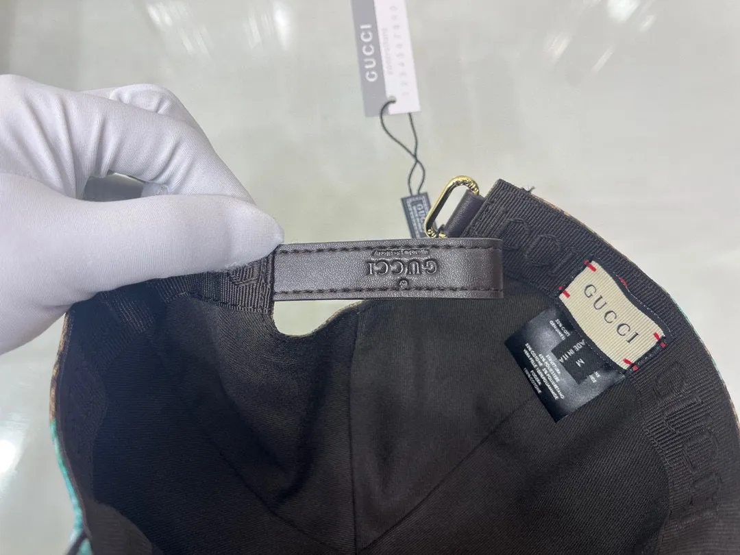 🉐90, Gucci (Gucci) new original baseball cap, Jungle Tiger, 1:1 mold opening and customization at the counter, original canvas fabric + first layer of cowhide, pure cotton lining, light and breathable! The quality is great, the basic head circumference is 56cm, and the patch is adjustable.