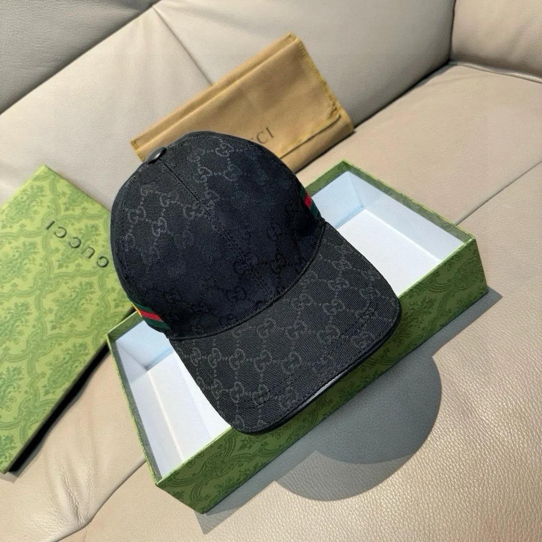 p90 ten thousand year classic model shipped!   , Gucci (Gucci) classic original baseball cap😍😍Little Bee, 1:1 mold opening and customization at the counter, the highest version, original canvas fabric + first layer of cowhide, pure cotton lining, light and breathable! Photographed in real life, suitable for men and women in all seasons, basic head circumference 56cm, adjustable patches.