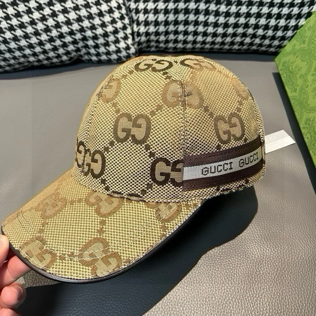 p90., Gucci Gucci’s new original baseball cap, large double G, 1:1 mold opening and customization at the counter, perfect matching pattern, original canvas fabric + first-layer cowhide, light and breathable! The basic head circumference is 56cm, and the patch is adjustable.