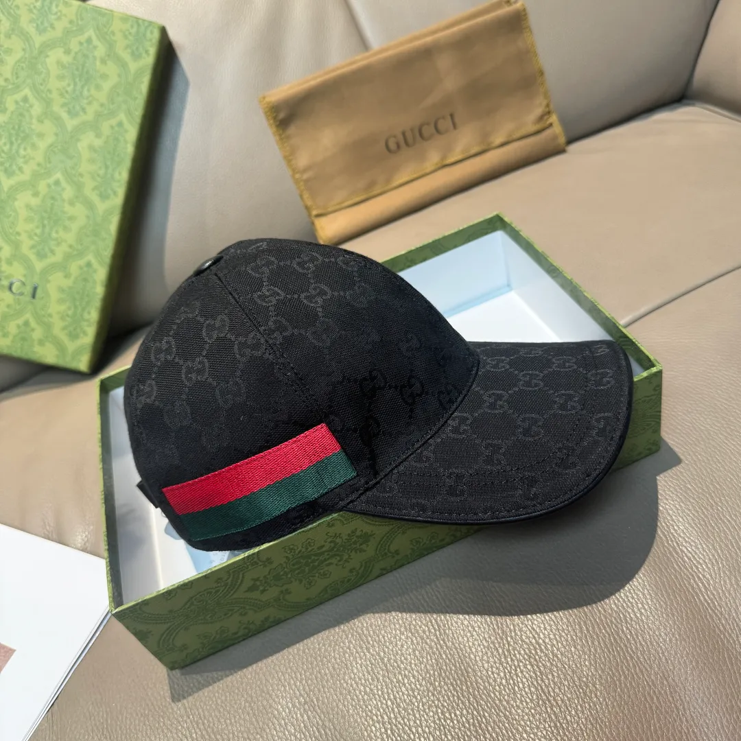 p90, Gucci (Gucci) new original baseball cap, red and green webbing, 1:1 mold customization, original canvas + first-layer cowhide, popular purchasing agent, versatile style for men and women, great quality! The basic head circumference is 56cm, and the patch is adjustable.