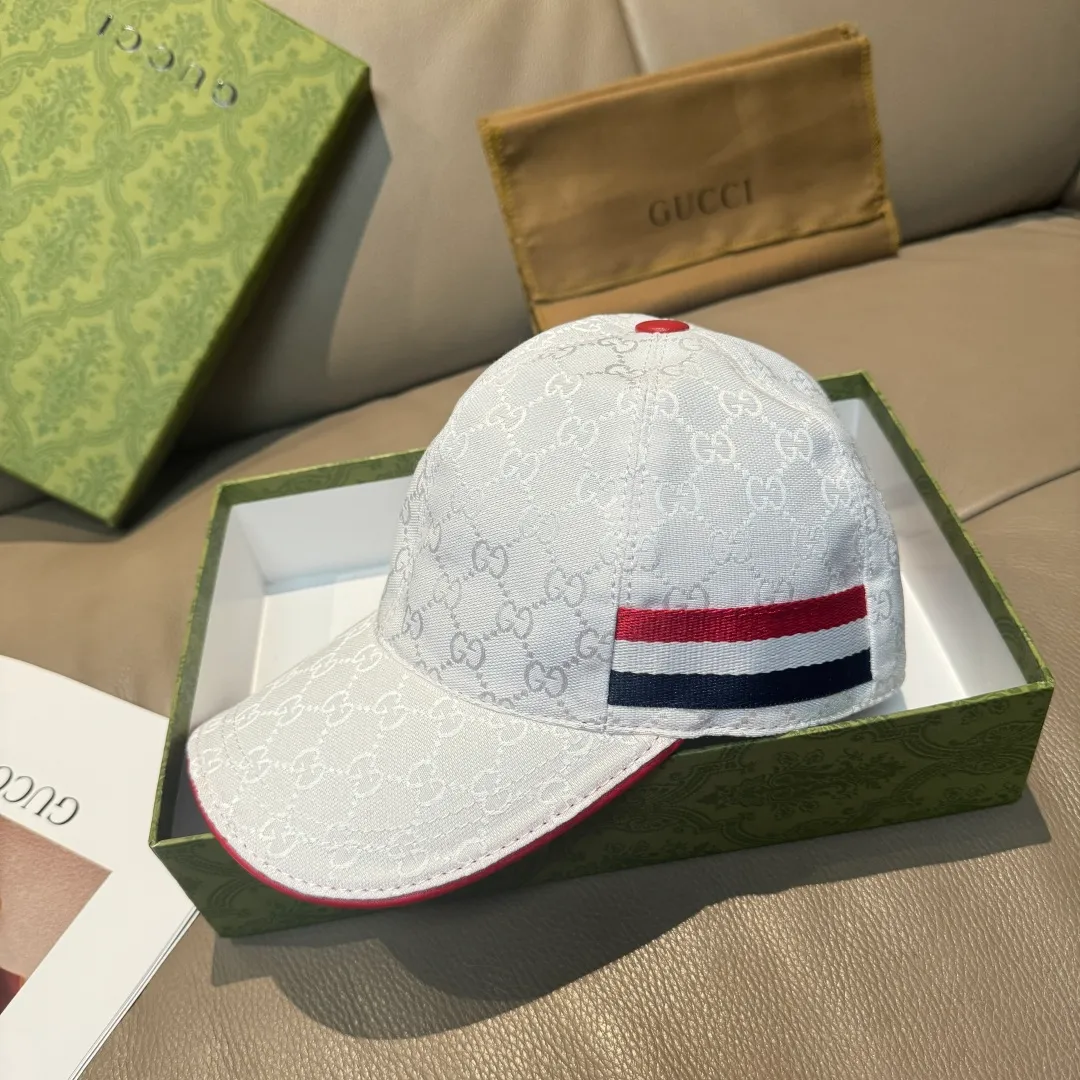 p90, Gucci (Gucci) new original baseball cap, three-color webbing, 1:1 mold customization, original canvas fabric + first-layer cowhide, red leather edge, handsome and fashionable, popular purchasing agent, versatile style for men and women, great quality! The basic head circumference is 56cm, and the patch is adjustable.