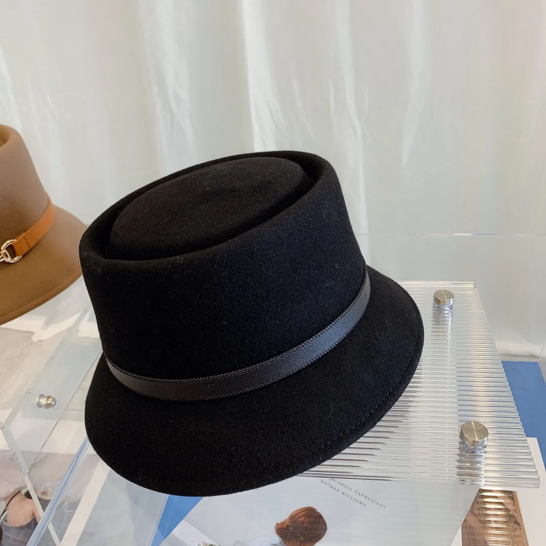 P130 GUCCI Paris flat-top double F webbing wool top hat 🎩 High-end wool top hat series, large-brimmed top hat, very concave shape, a top hat with full aura 🎩 Material: 100% wool Head circumference: 58cm