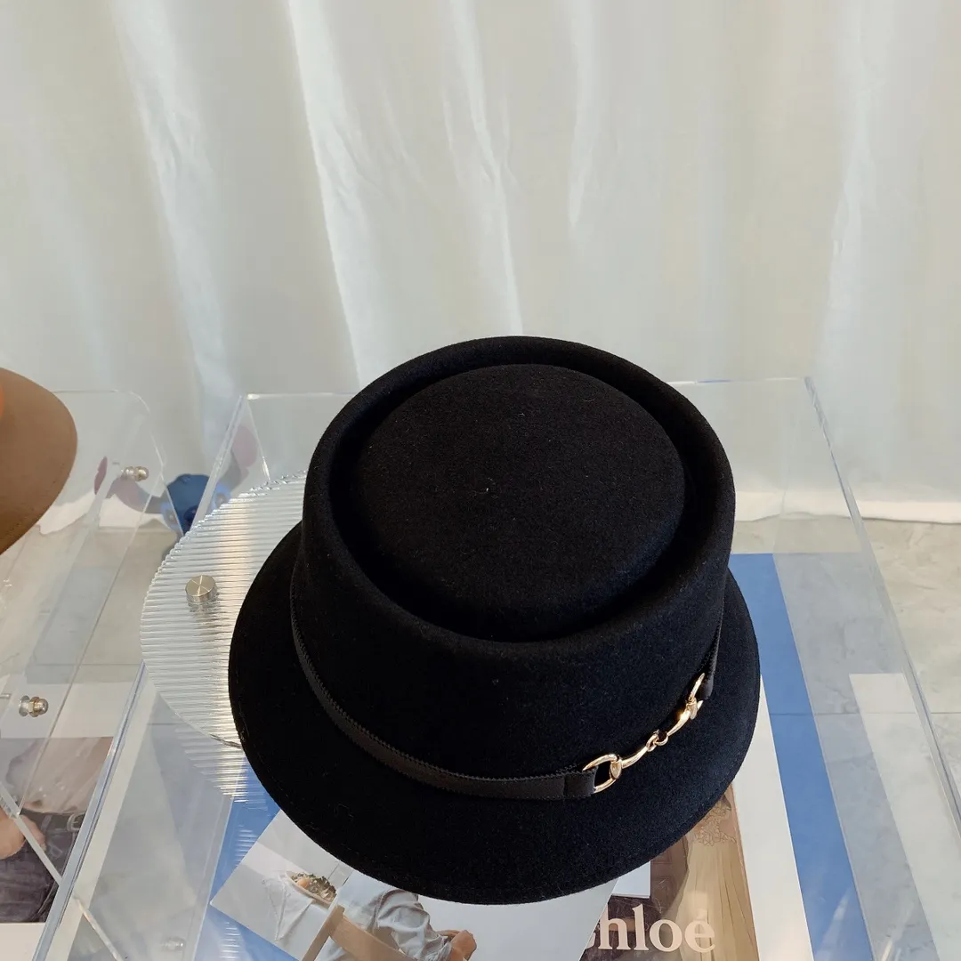 P130 GUCCI Paris flat-top double F webbing wool top hat 🎩 High-end wool top hat series, large-brimmed top hat, very concave shape, a top hat with full aura 🎩 Material: 100% wool Head circumference: 58cm