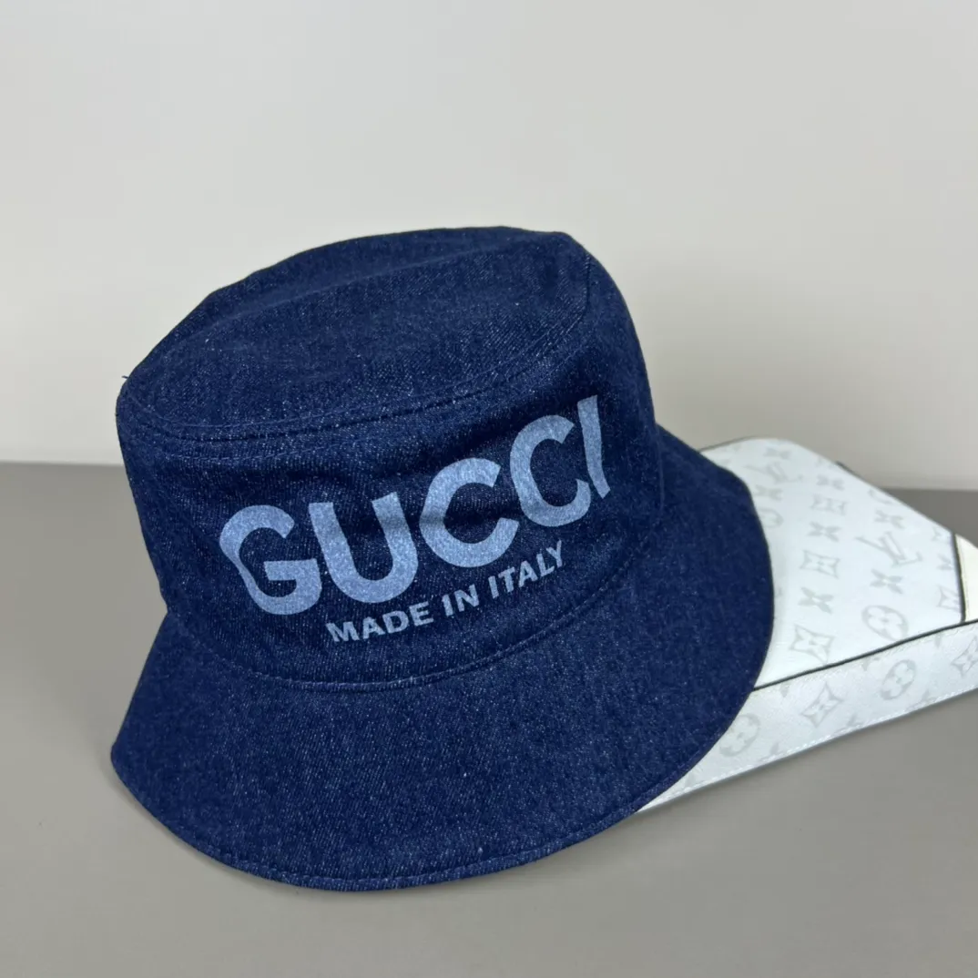 70💰GUCCI Gucci bucket hat👒The new product Gucci fisherman hat from the official website is now available. The craftsmanship is very exquisite and it is high-end and classy! Low-key luxury, easy to carry! Running volume!