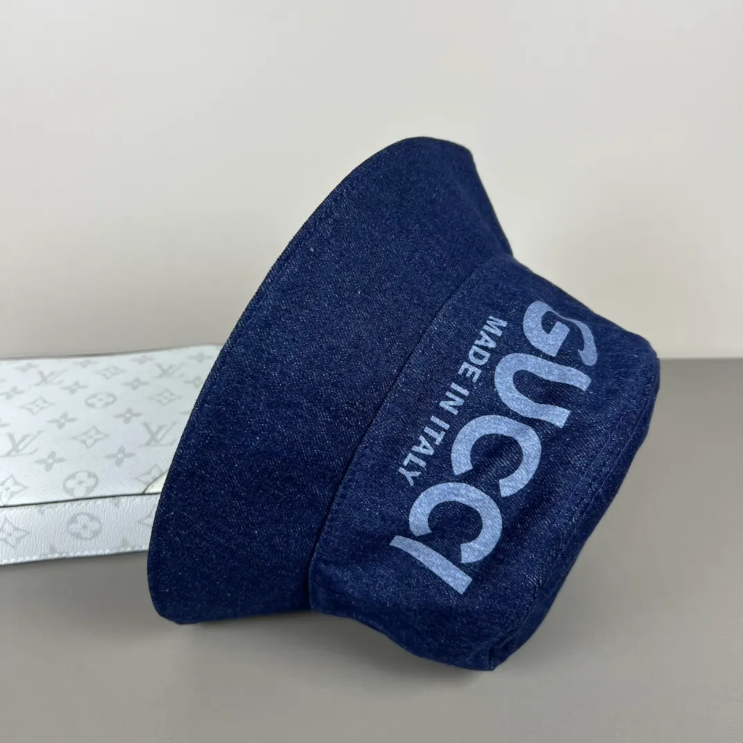 70💰GUCCI Gucci bucket hat👒The new product Gucci fisherman hat from the official website is now available. The craftsmanship is very exquisite and it is high-end and classy! Low-key luxury, easy to carry! Running volume!