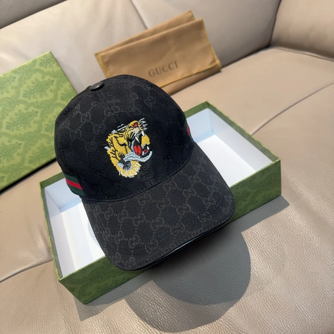 P90, Gucci (Gucci) new original baseball cap, tiger head embroidery, 1:1 mold customization, heavy embroidery, details comparable to counters, original canvas fabric + first-layer cowhide, excellent quality! The first choice for handsome men and beautiful women, fashionable and versatile. The basic head circumference is 56cm, and the patch is adjustable.