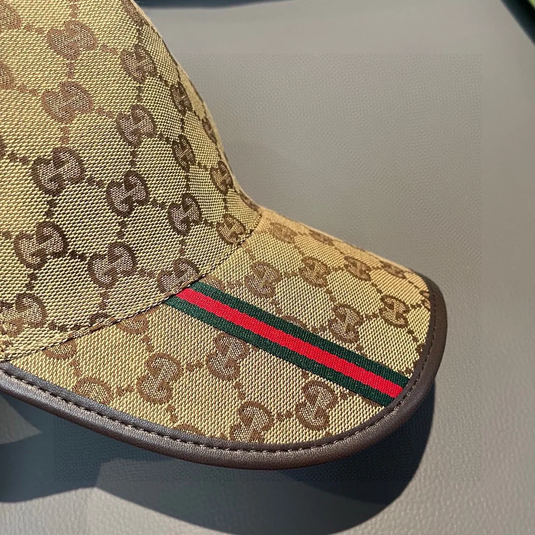 p90., Gucci (Gucci) classic original baseball cap, vertical small webbing, 1:1 mold customization, original canvas + first-layer cowhide, genuine leather edging, handsome and fashionable, popular purchasing agency, versatile style for men and women, great quality! The basic head circumference is 56cm, and the patch is adjustable.