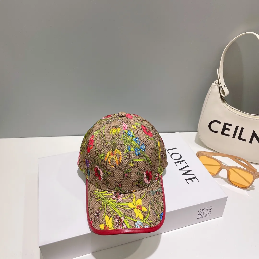 P56💰GUCCI baseball cap, new product from the official website, baseball cap, original quality, hot arrival 🔥🎩 The craftsmanship is very exquisite, high-end and classy! Low-key luxury, easy to carry! Running volume!