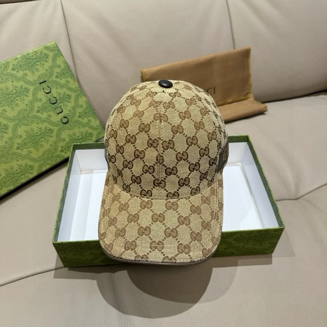 P90 new model has arrived! ., Gucci (Gucci) new original baseball cap, hot stamping webbing, the latest model at the counter, 1:1 custom mold opening, genuine mold opening, original canvas fabric + first layer of cowhide, original quality! The quality is great, the basic head circumference is 56cm, and the patch is adjustable.