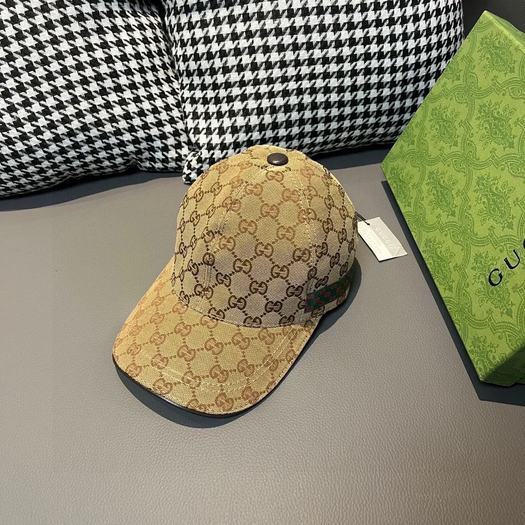 🉐️90, Gucci’s latest original baseball cap, double G webbing. 1:1 mold opening and customization at the counter, the highest version, original canvas fabric + first-layer cowhide, light and breathable! Photographed in real life, suitable for men and women in all seasons, basic head circumference 56cm, adjustable patches.