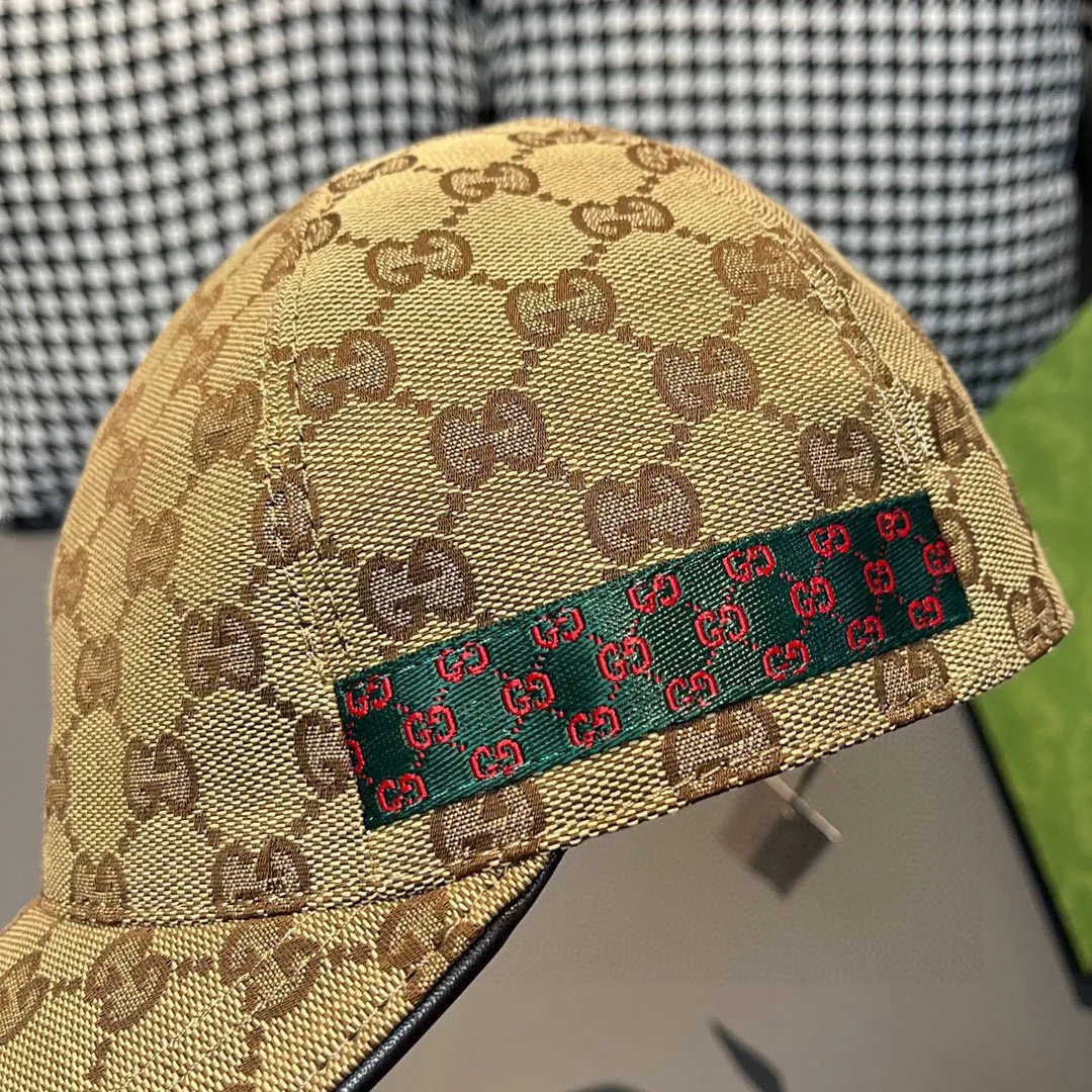 🉐️90, Gucci’s latest original baseball cap, double G webbing. 1:1 mold opening and customization at the counter, the highest version, original canvas fabric + first-layer cowhide, light and breathable! Photographed in real life, suitable for men and women in all seasons, basic head circumference 56cm, adjustable patches.