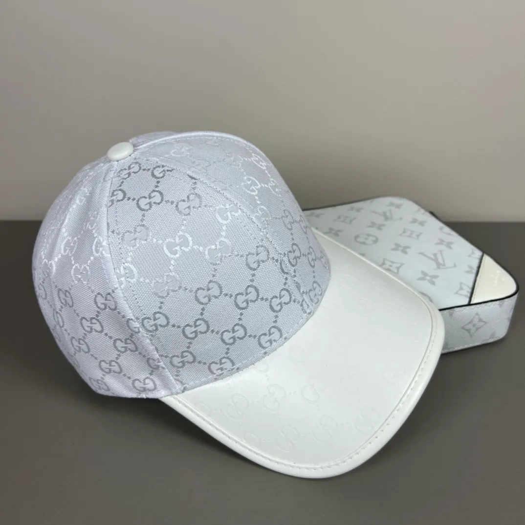 P46💰Gucci Baseball Cap♥️GUCCI🧢Official website new product, baseball cap, original quality, hot arrival 🔥🎩 The craftsmanship is very exquisite, high-end and classy! Low-key luxury, easy to carry! Running volume!