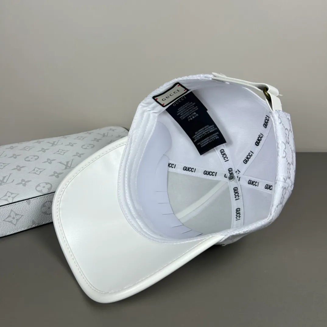 P46💰Gucci Baseball Cap♥️GUCCI🧢Official website new product, baseball cap, original quality, hot arrival 🔥🎩 The craftsmanship is very exquisite, high-end and classy! Low-key luxury, easy to carry! Running volume!