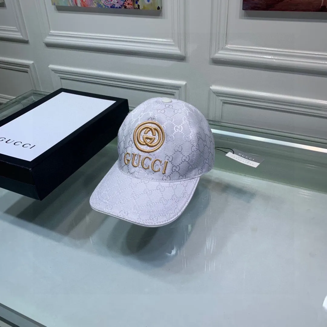 🉐130 Gucci (Gucci) new original baseball cap, GUCCI embroidery, 1:1 mold customization, heavy gold embroidery, details comparable to counters, original canvas + first-layer cowhide, excellent quality! The first choice for handsome men and beautiful women, fashionable and versatile. The basic head circumference is 56cm, and the patch is adjustable.