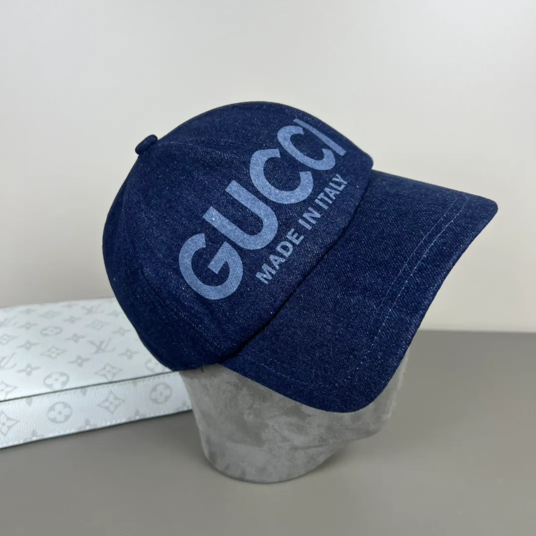 P60💰Gucci Baseball Cap♥️GUCCI🧢Official new product, baseball cap, original quality, hot arrival 🔥🎩 The craftsmanship is very exquisite, high-end and classy! Low-key luxury, easy to carry! Running volume!