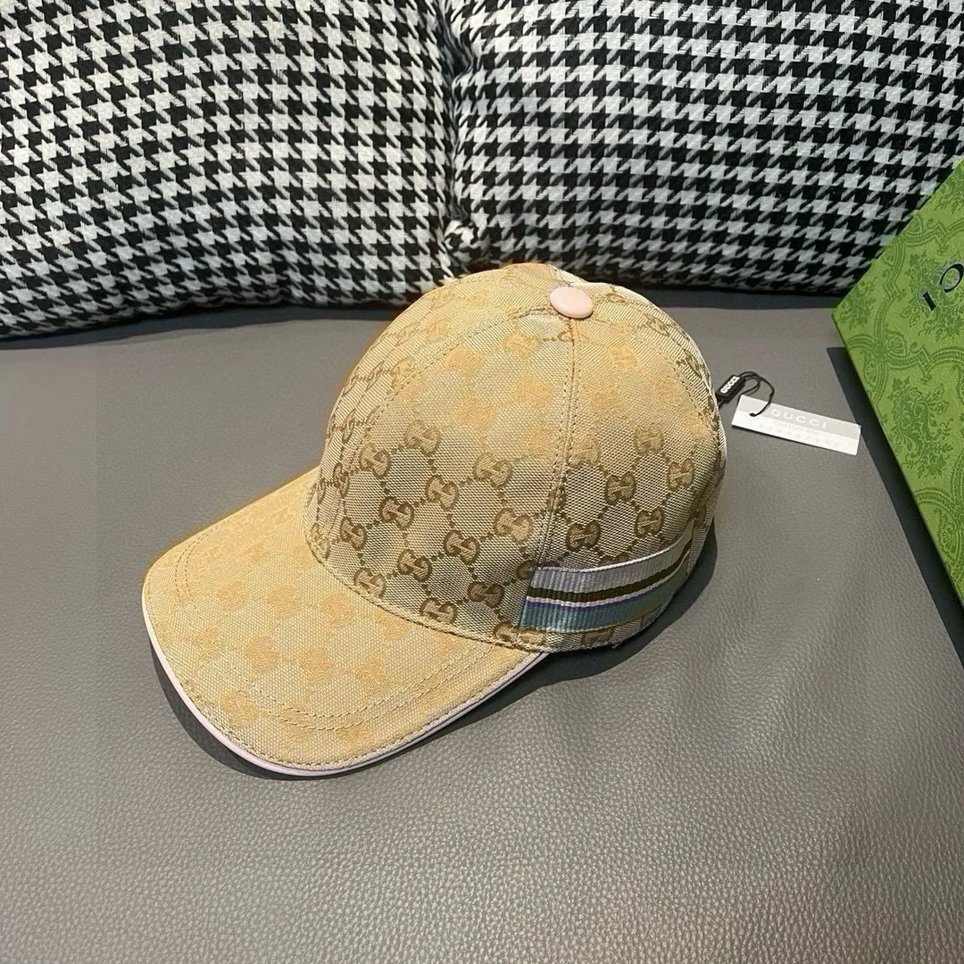 Batch of 900,000-year-old classic models in new colors shipped!   , Gucci (Gucci) classic original baseball cap 😍😍 1:1 mold opening and customization at the counter, the highest version, original canvas fabric + first layer of cowhide, light and breathable! Photographed in real life, suitable for men and women in all seasons, basic head circumference 56cm, adjustable patches.