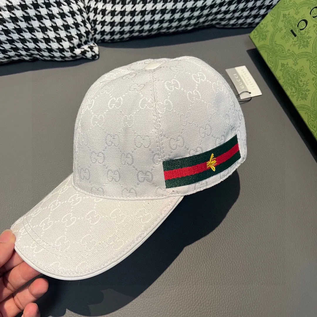 🉐️900,000-year-old classic model shipped!            , Gucci (Gucci) classic original baseball cap😍😍Little Bee, 1:1 mold opening and customization at the counter, the highest version, original canvas fabric + first layer of cowhide, pure cotton lining, light and breathable! Photographed in real life, suitable for men and women in all seasons, basic head circumference 56cm, adjustable patches.