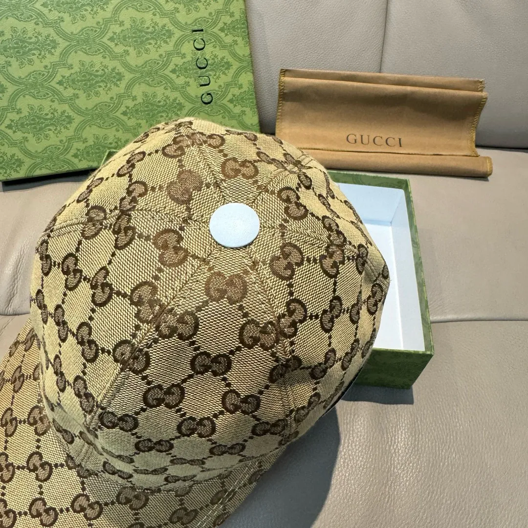 p90, Gucci (Gucci) new spring and summer original baseball cap, logo webbing, 1:1 mold customization, original canvas + first-layer cowhide, popular purchasing agent, versatile style for men and women, great quality! The basic head circumference is 56cm, and the patch is adjustable.