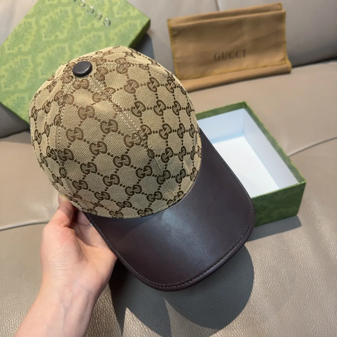 P90, Gucci (Gucci) new original baseball cap, canvas and leather, best-selling model at the counter, 1:1 mold customization, original canvas fabric + first-layer cowhide, fashionable and handsome! The quality is great, the basic head circumference is 56cm, and the patch is adjustable.