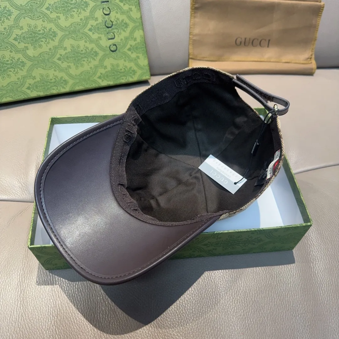 P90, Gucci (Gucci) new original baseball cap, canvas and leather, best-selling model at the counter, 1:1 mold customization, original canvas fabric + first-layer cowhide, fashionable and handsome! The quality is great, the basic head circumference is 56cm, and the patch is adjustable.