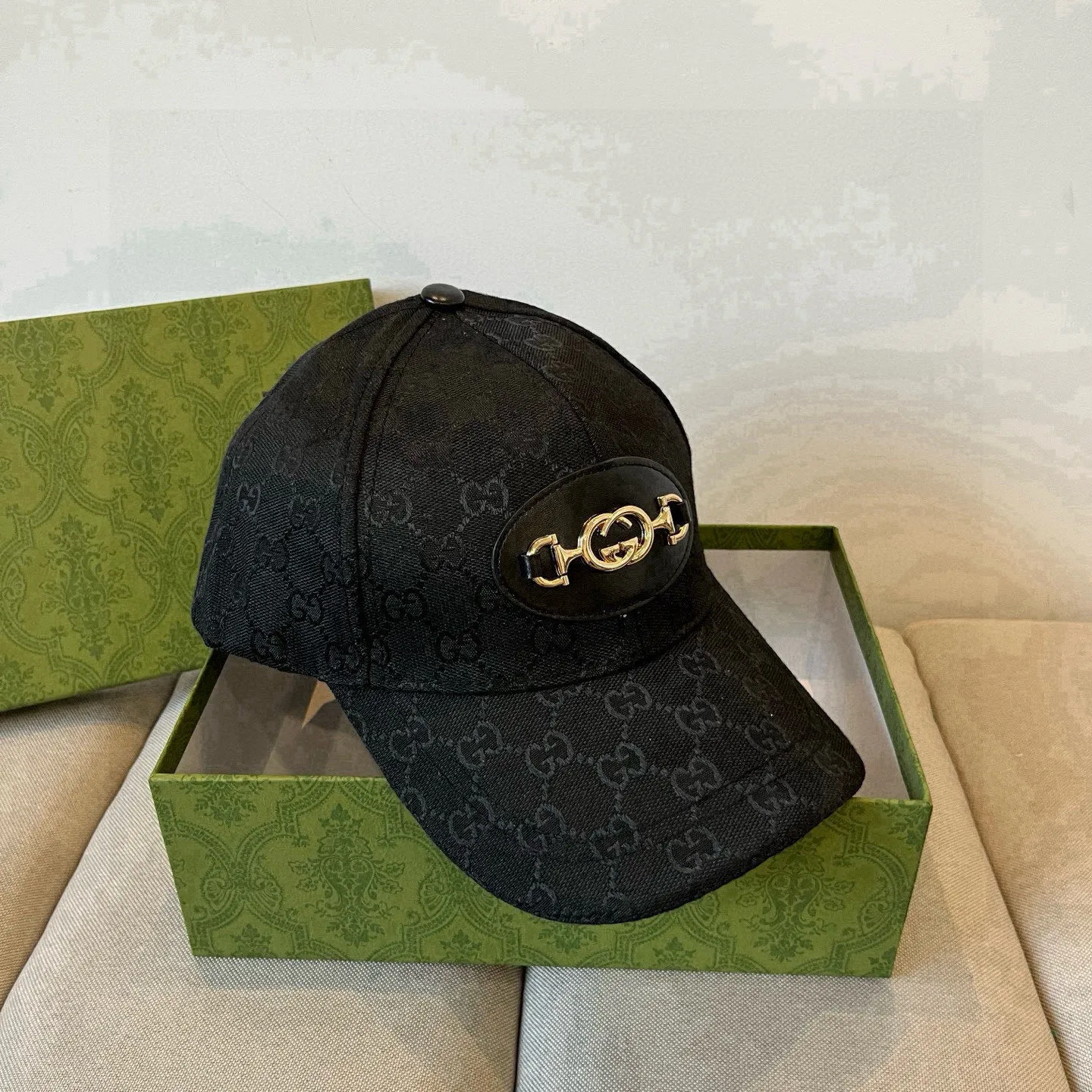 P60 Gucci Baseball Cap♥️GUCCI🧢New product from the official website, baseball cap, original quality, very popular 🔥🎩 The craftsmanship is very exquisite, high-end and classy! Low-key luxury, easy to carry! Running volume!