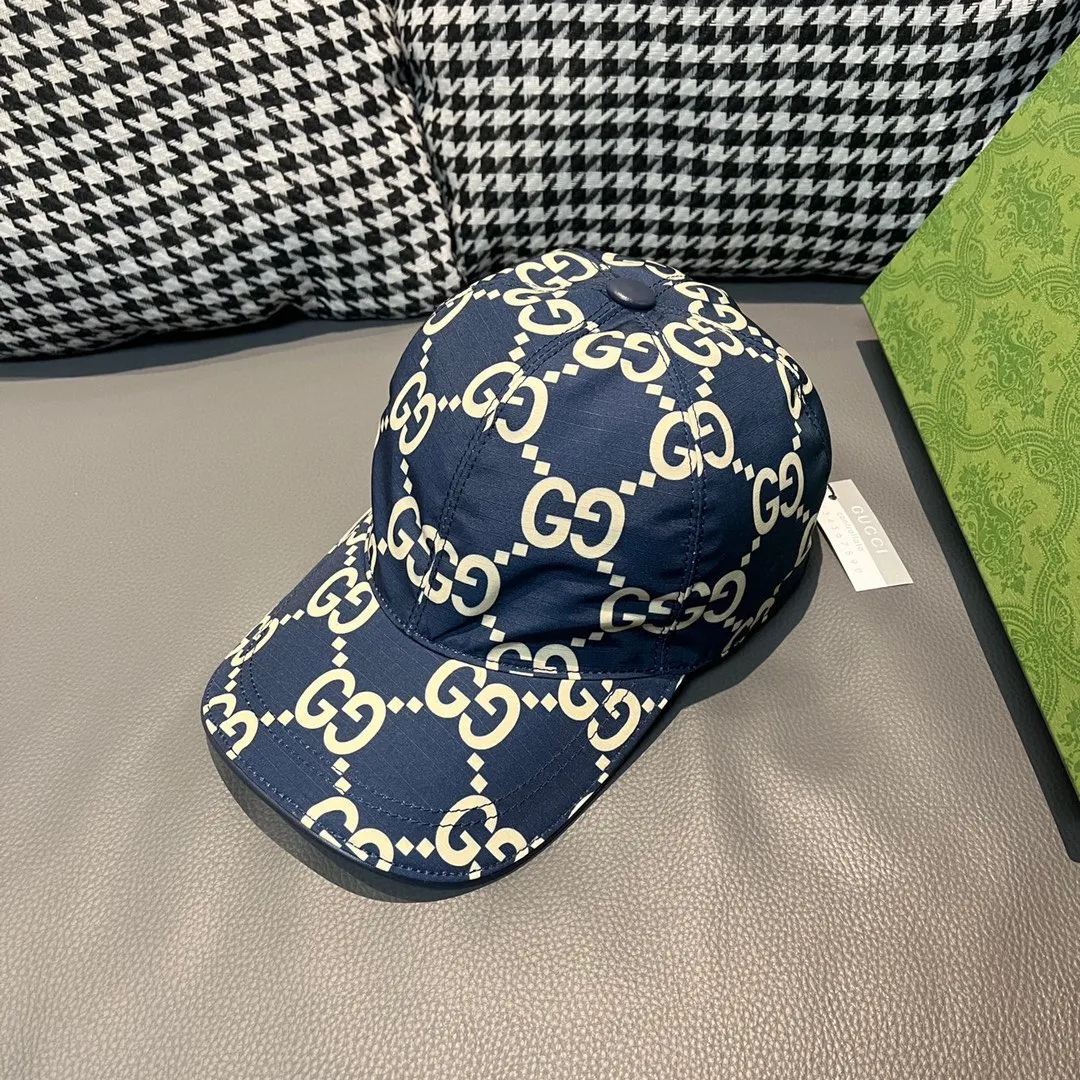 🉐️90 new models shipped from the official website, Gucci's latest original baseball cap, large double G, 1:1 mold customization at the counter, perfect pattern, original canvas fabric + first-layer cowhide, light and breathable! The basic head circumference is 56cm, and the patch is adjustable.