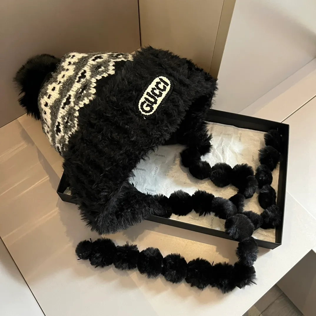 💰110¥ Gucci new knitted ear hat, head circumference 57cm