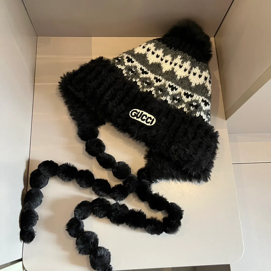 💰110¥ Gucci new knitted ear hat, head circumference 57cm