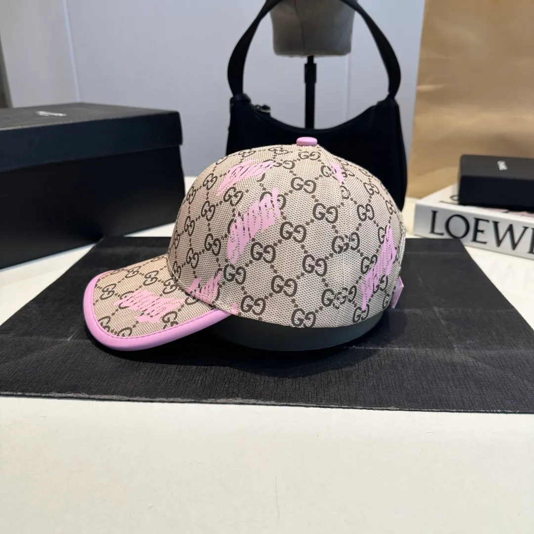 P56 GUCCI Gucci Baseball Cap 🧢Official website new product Gucci Baseball Cap 🧢 is coming soon. The craftsmanship is very exquisite, high-end and classy! Low-key luxury, easy to carry! Running volume!