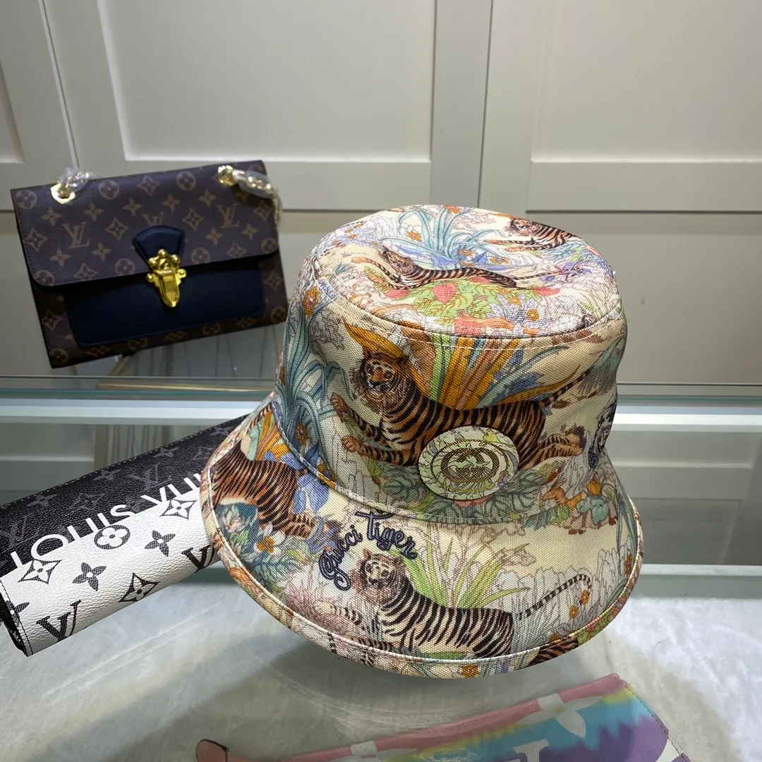 P80💰Gucci Baseball Cap GUCCI🧢Original quality is now available 🔥🎩 The craftsmanship is very exquisite, high-end and classy! Low-key luxury, easy to carry! Running volume! 【68211469】