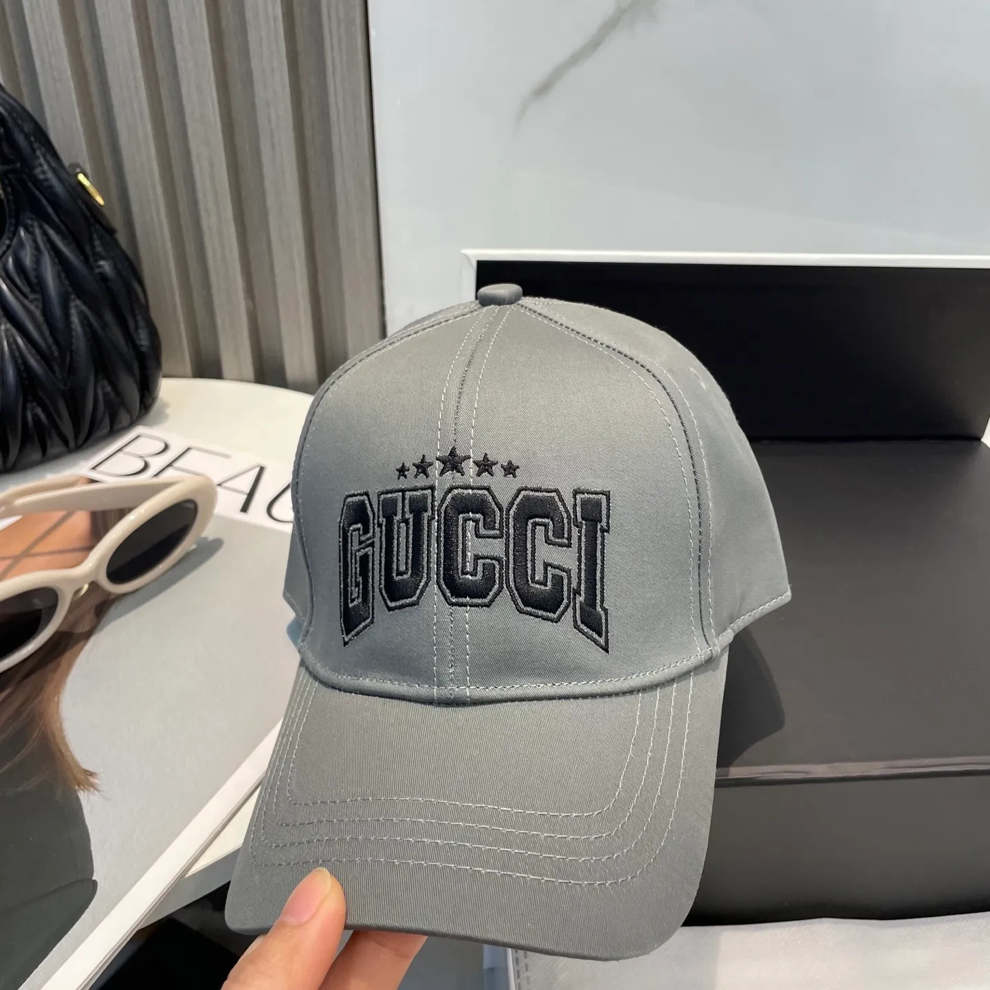P66 original quality GUCCI Gucci Baseball Cap🧢Official website new product Gucci Baseball Cap🧢is coming soon. The craftsmanship is very exquisite, high-end and classy! Low-key luxury, easy to carry! Running volume!