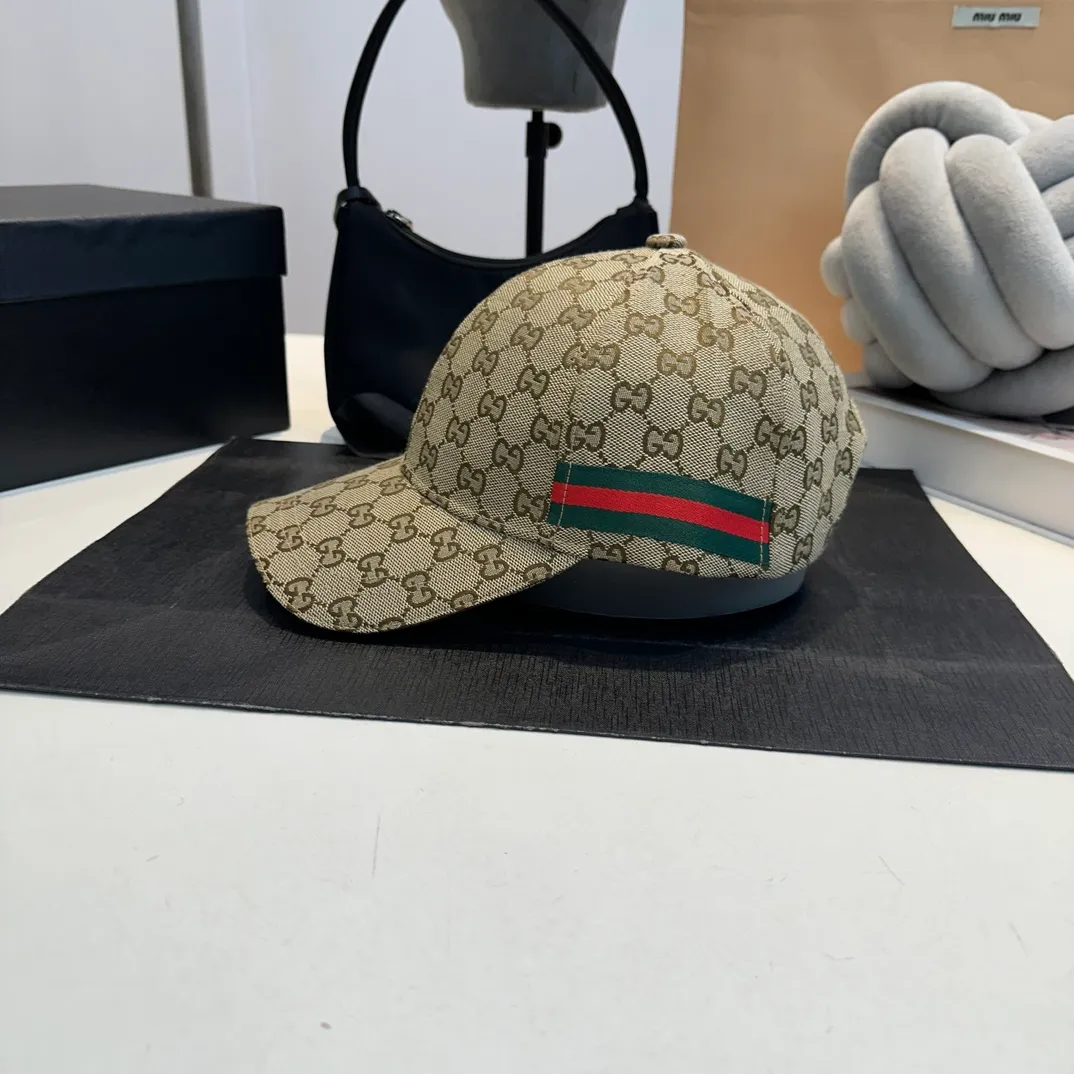 P54 Gucci new original baseball cap 🧢, exquisite and pure, stylish and stylish, cool and fashionable, out of stock at the counter, popular, great quality