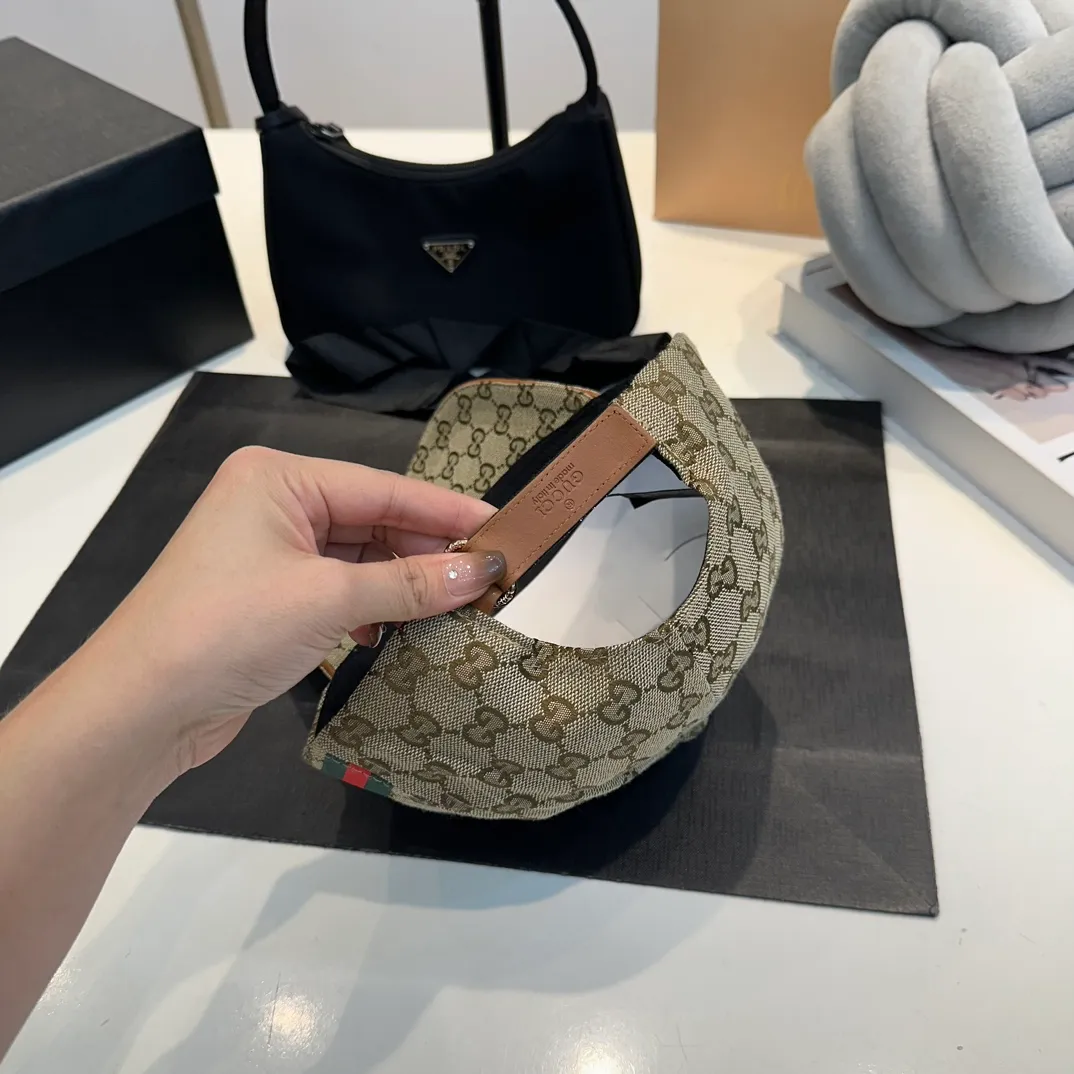 P54 Gucci new original baseball cap 🧢, exquisite and pure, stylish and stylish, cool and fashionable, out of stock at the counter, popular, great quality