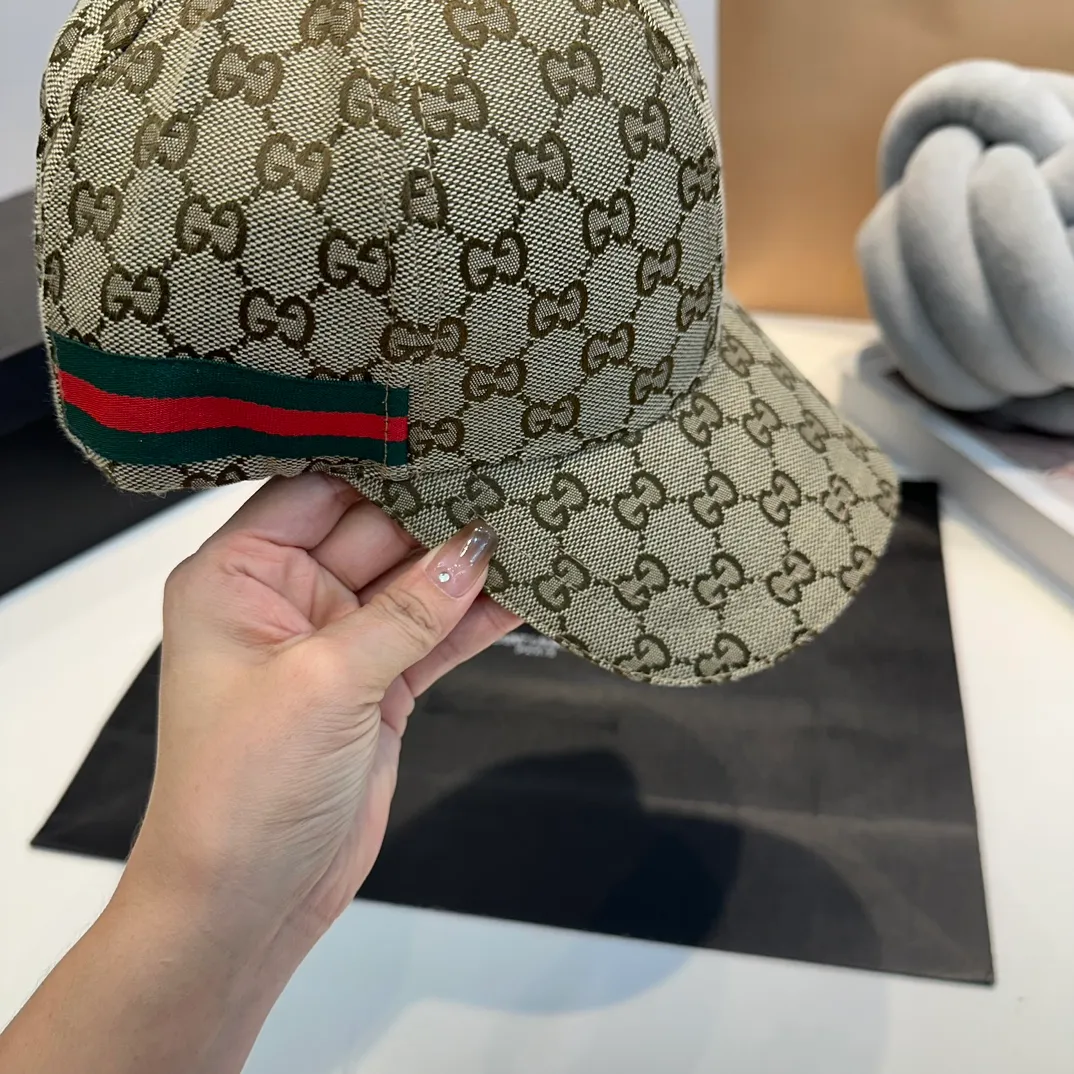P54 Gucci new original baseball cap 🧢, exquisite and pure, stylish and stylish, cool and fashionable, out of stock at the counter, popular, great quality