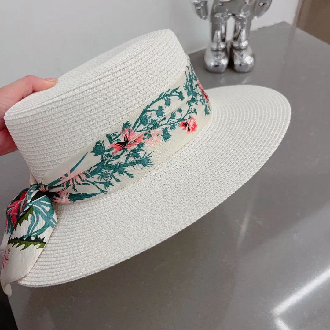 💰110¥ Gucci flat top hat, simple top hat, black and white, head circumference 57cm