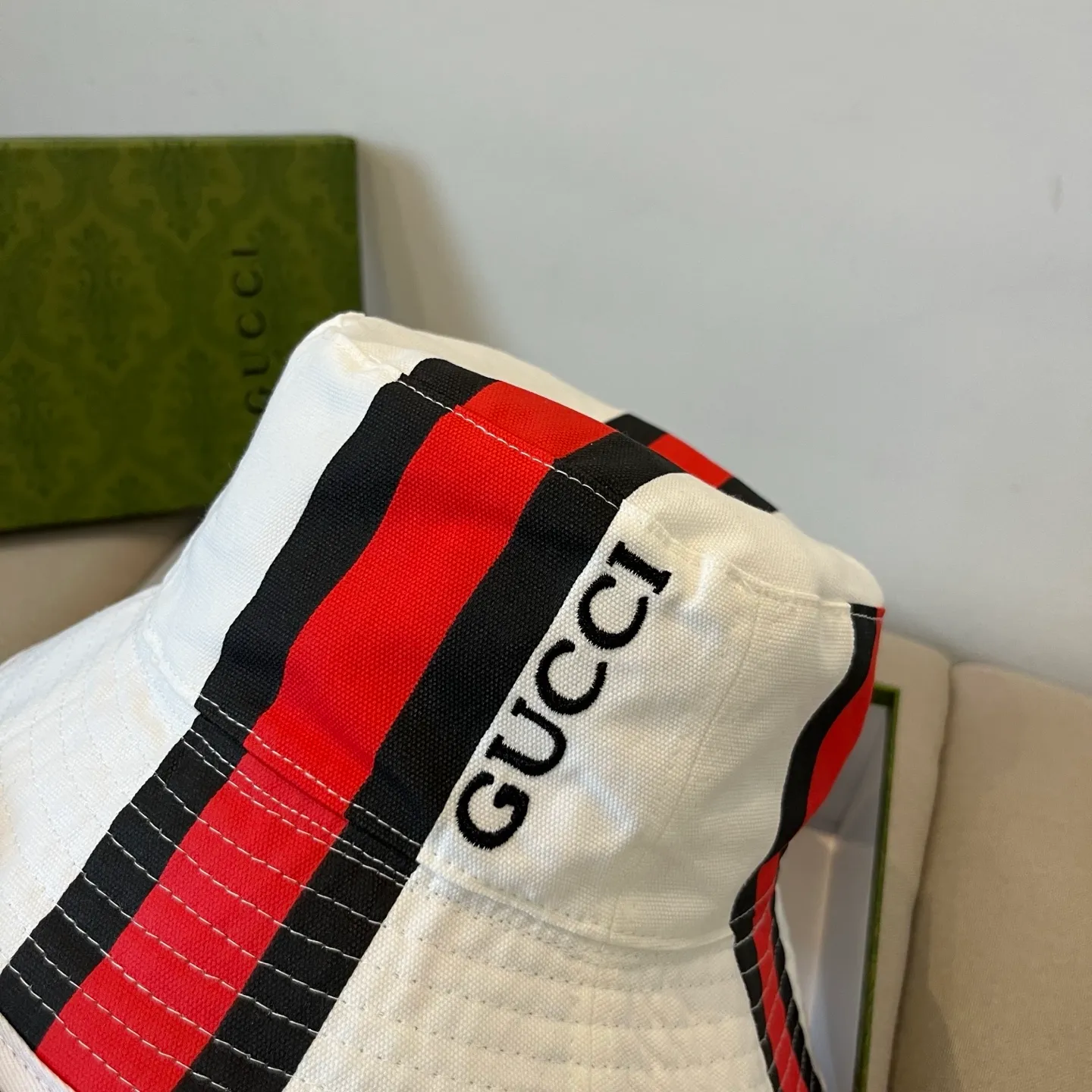 P70 Gucci baseball cap♥️GUCCI🧢New product from the official website, baseball cap, original quality, very popular 🔥🎩 The craftsmanship is very exquisite, high-end and classy! Low-key luxury, easy to carry! Running volume!