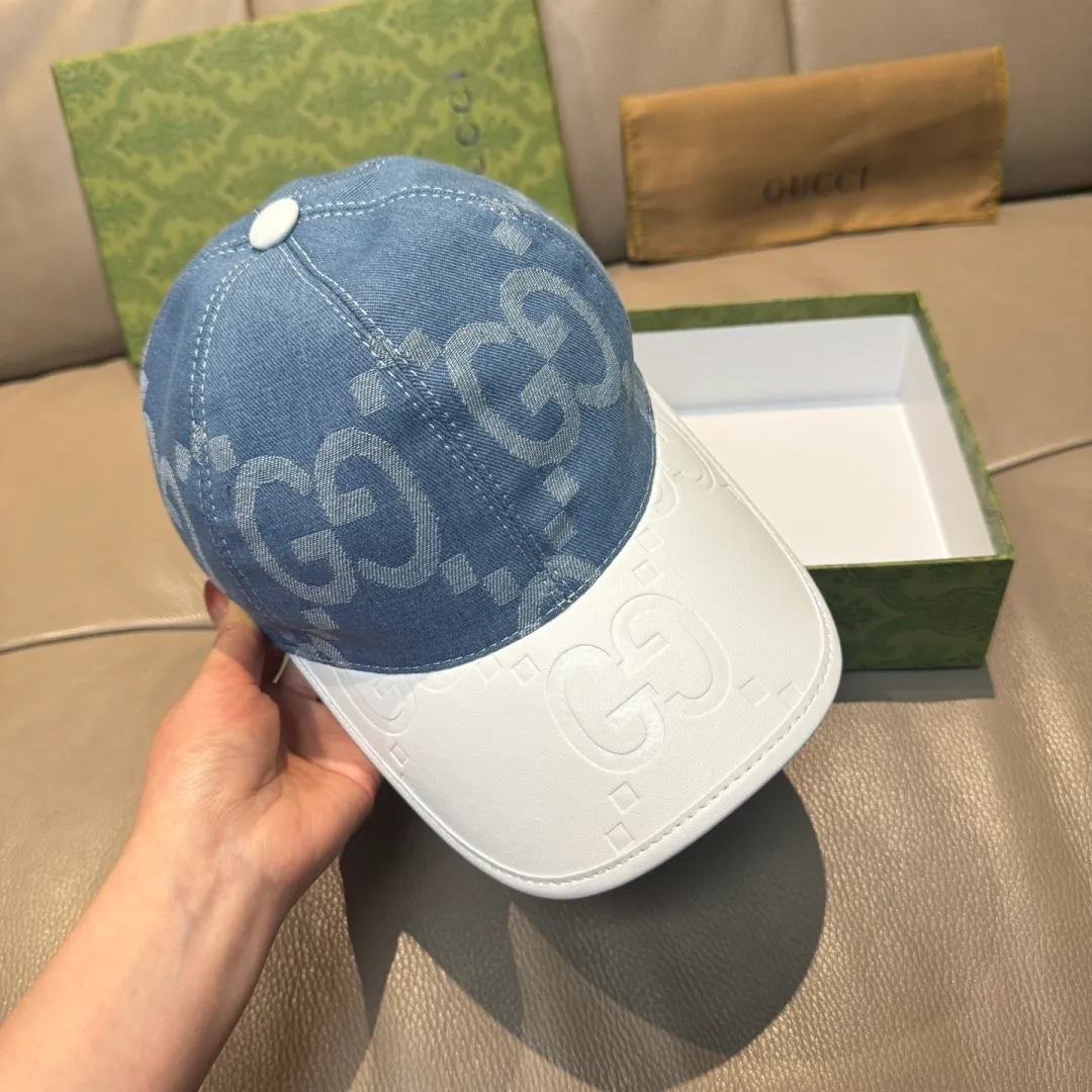 P90, Gucci (Gucci) new original baseball cap, large double G leather, best-selling model at the counter, 1:1 mold customization, original canvas fabric + first-layer cowhide, fashionable and handsome! The quality is great, the basic head circumference is 56cm, and the patch is adjustable.