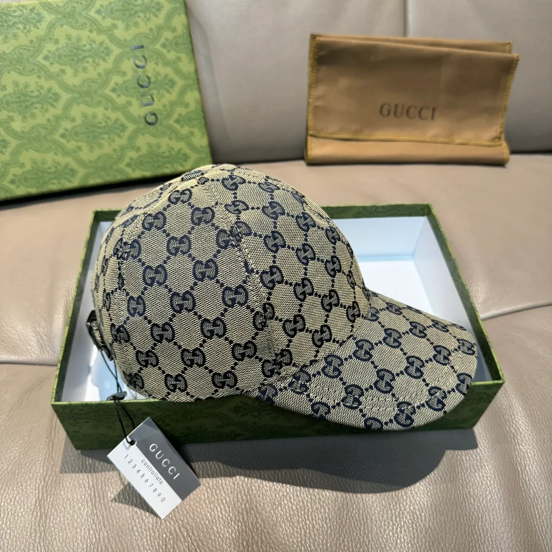 P90 original version shipped!   , Gucci (Gucci) latest original baseball cap, wide webbing. 1:1 mold opening and customization at the counter, the highest version, original canvas fabric + first-layer cowhide, light and breathable! Photographed in real life, suitable for men and women in all seasons, basic head circumference 56cm, adjustable patches.