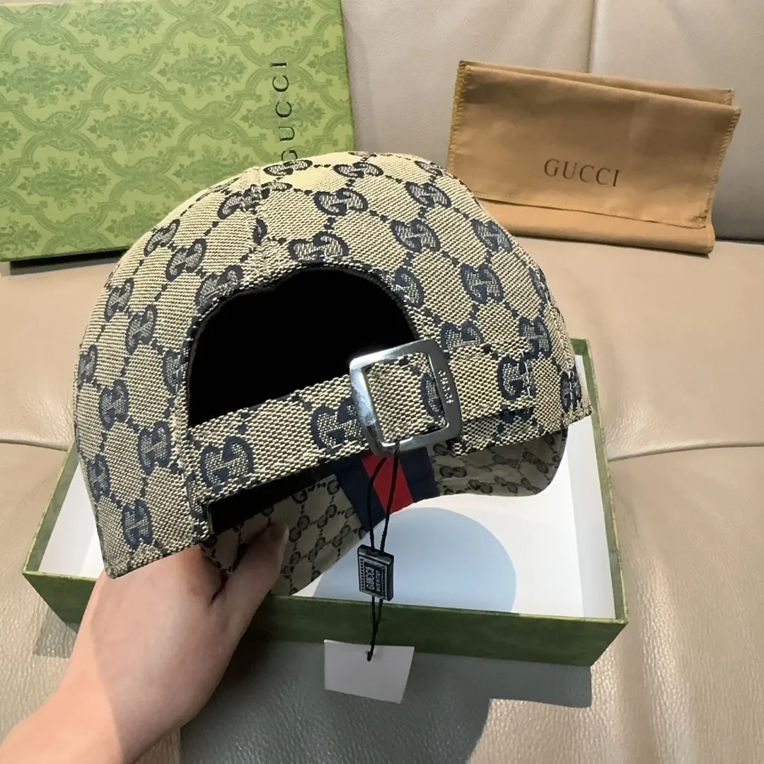 P90 original version shipped!   , Gucci (Gucci) latest original baseball cap, wide webbing. 1:1 mold opening and customization at the counter, the highest version, original canvas fabric + first-layer cowhide, light and breathable! Photographed in real life, suitable for men and women in all seasons, basic head circumference 56cm, adjustable patches.