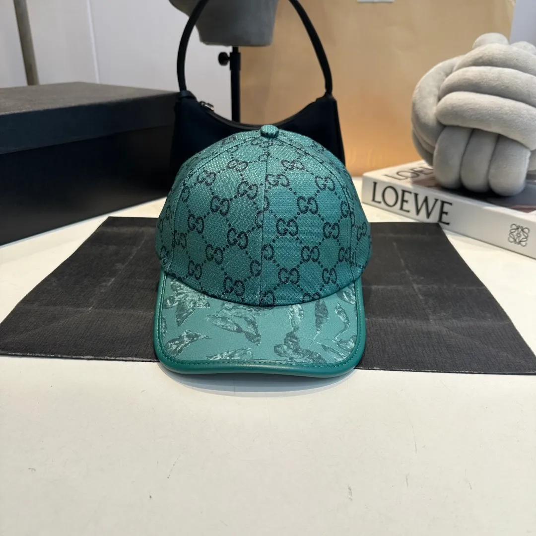 P56 Gucci Baseball Cap♥️GUCCI🧢New product from the official website, baseball cap, original quality, hot arrival 🔥🎩 The craftsmanship is very exquisite, high-end and classy! Low-key luxury, easy to carry! Running volume!