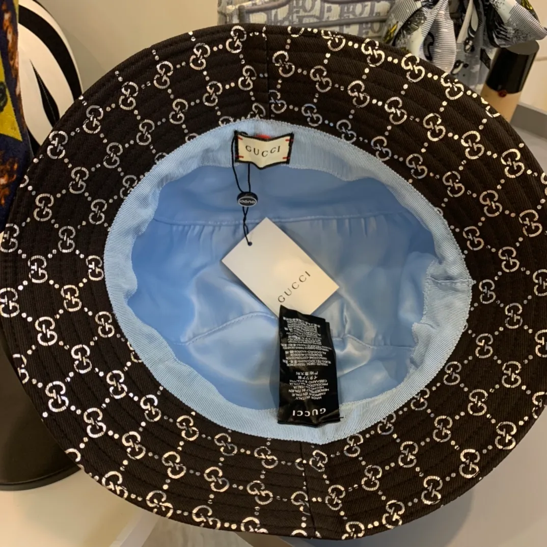 P100 European counters synchronized! Gucci/Gucci 20 early autumn new style white fisherman hat with full logo and flashing silver logo, full of big-name luxury, original blue satin lining, high-end! Head circumference:57cm