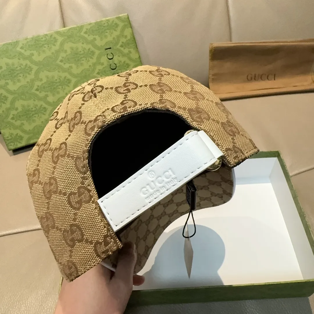 p90 ten thousand year old classic new color is shipped!   , Gucci (Gucci) classic original baseball cap 😍😍 1:1 mold opening and customization at the counter, the highest version, original canvas fabric + first layer of cowhide, light and breathable! Photographed in real life, suitable for men and women in all seasons, basic head circumference 56cm, adjustable patches.