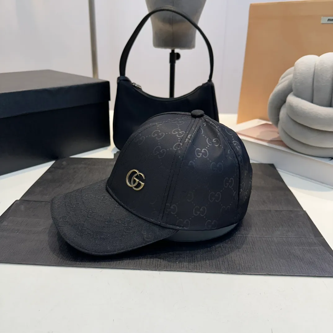 P54 Gucci Baseball Cap♥️GUCCI🧢New product from the official website, baseball cap, original quality, very popular 🔥🎩The craftsmanship is very exquisite, high-end and classy! Low-key luxury, easy to carry!