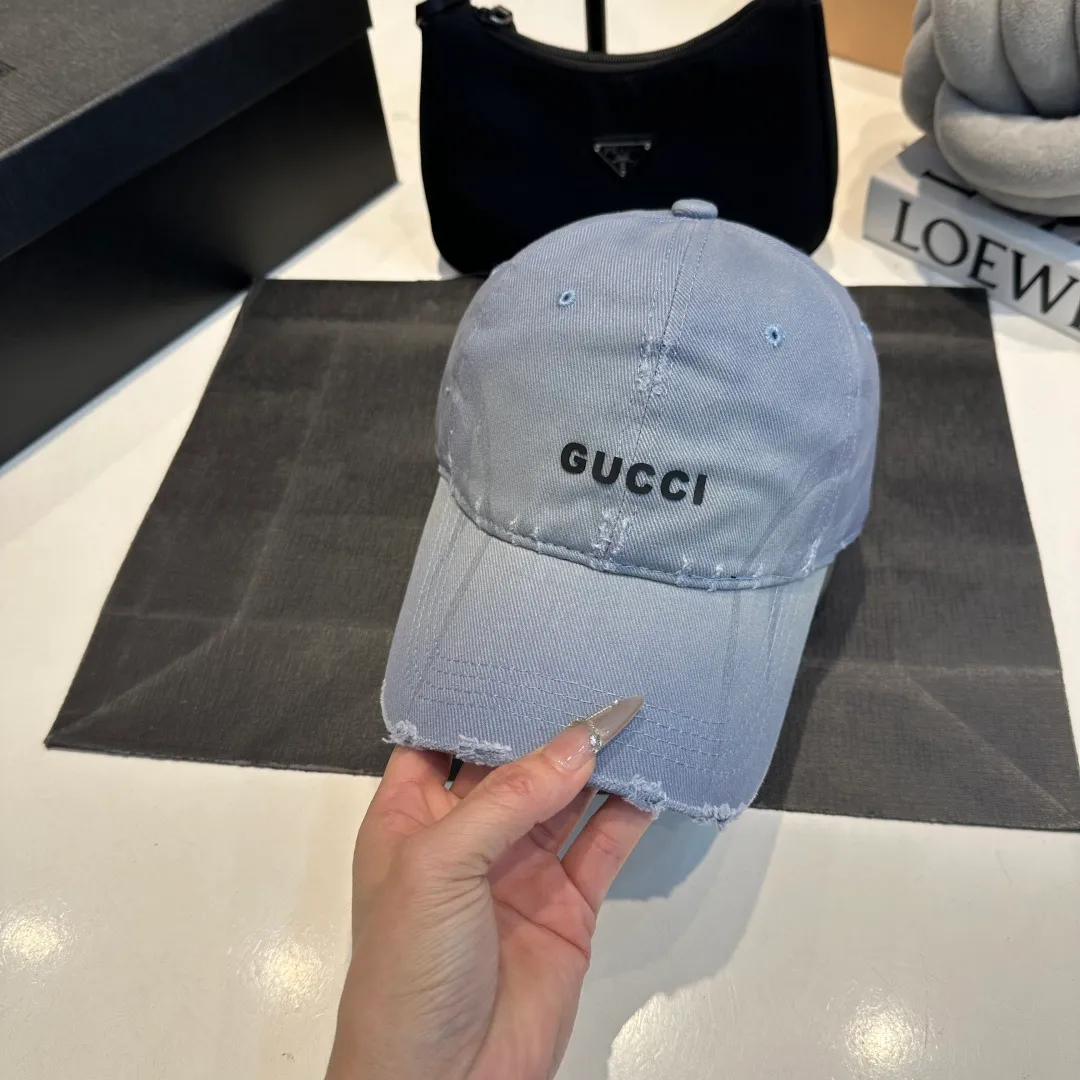 P60 GUCCI ripped baseball cap, the original quality is very popular, the craftsmanship is very exquisite, the atmosphere is high-end and classy! Low-key luxury, easy to carry! Running volume!