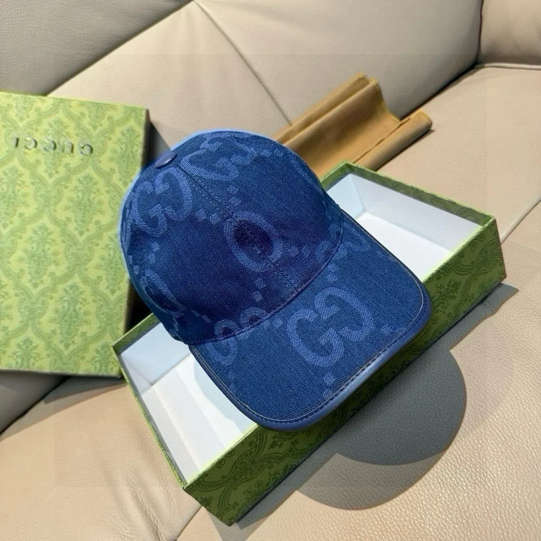 p90., Gucci Gucci’s new original baseball cap, large double G, 1:1 mold opening and customization at the counter, perfect matching pattern, original canvas fabric + first-layer cowhide, light and breathable! The basic head circumference is 56cm, and the patch is adjustable.