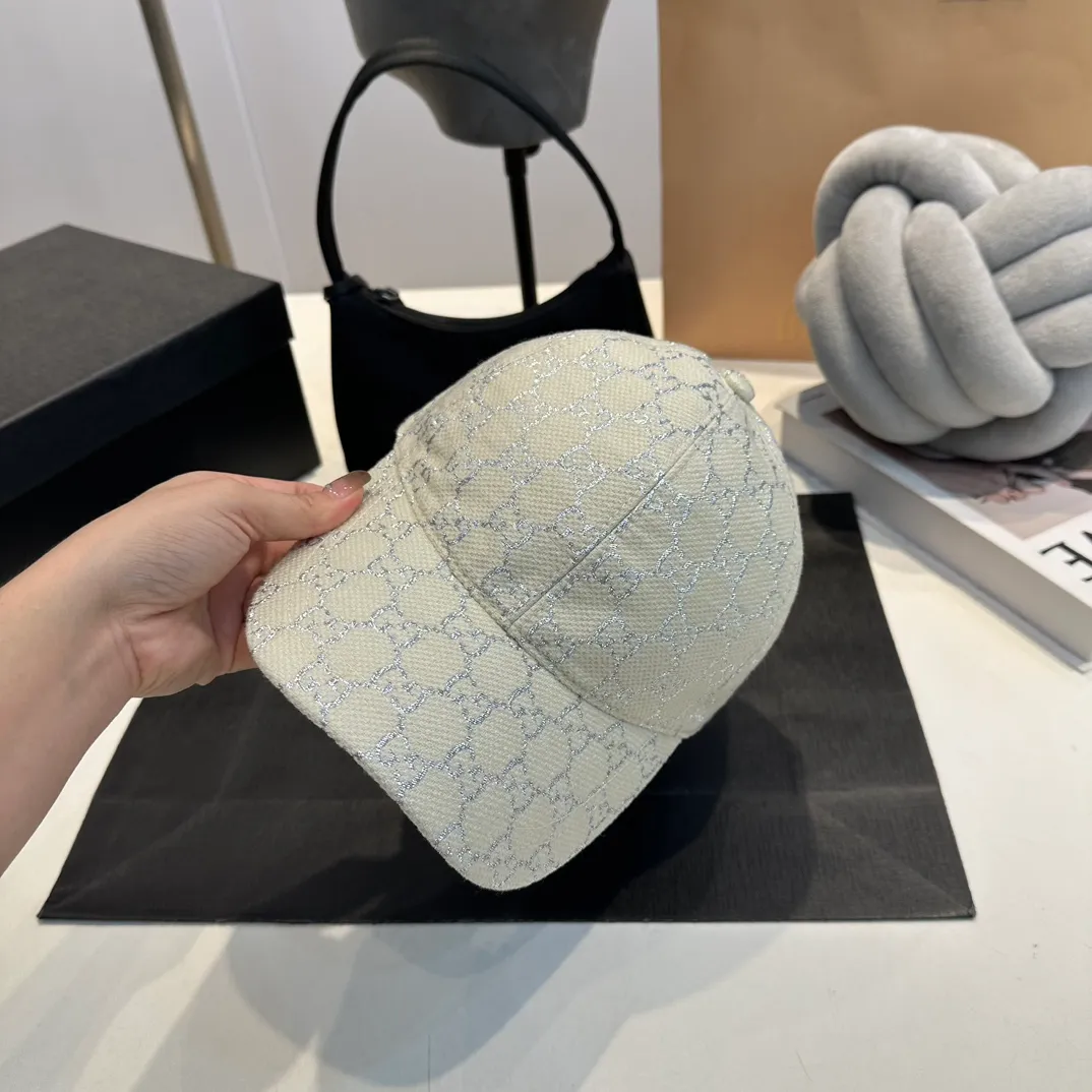 P70 Gucci baseball cap♥️GUCCI🧢New product from the official website, baseball cap, original quality, very popular 🔥🎩 The craftsmanship is very exquisite, high-end and classy! Low-key luxury, easy to carry! Running volume!