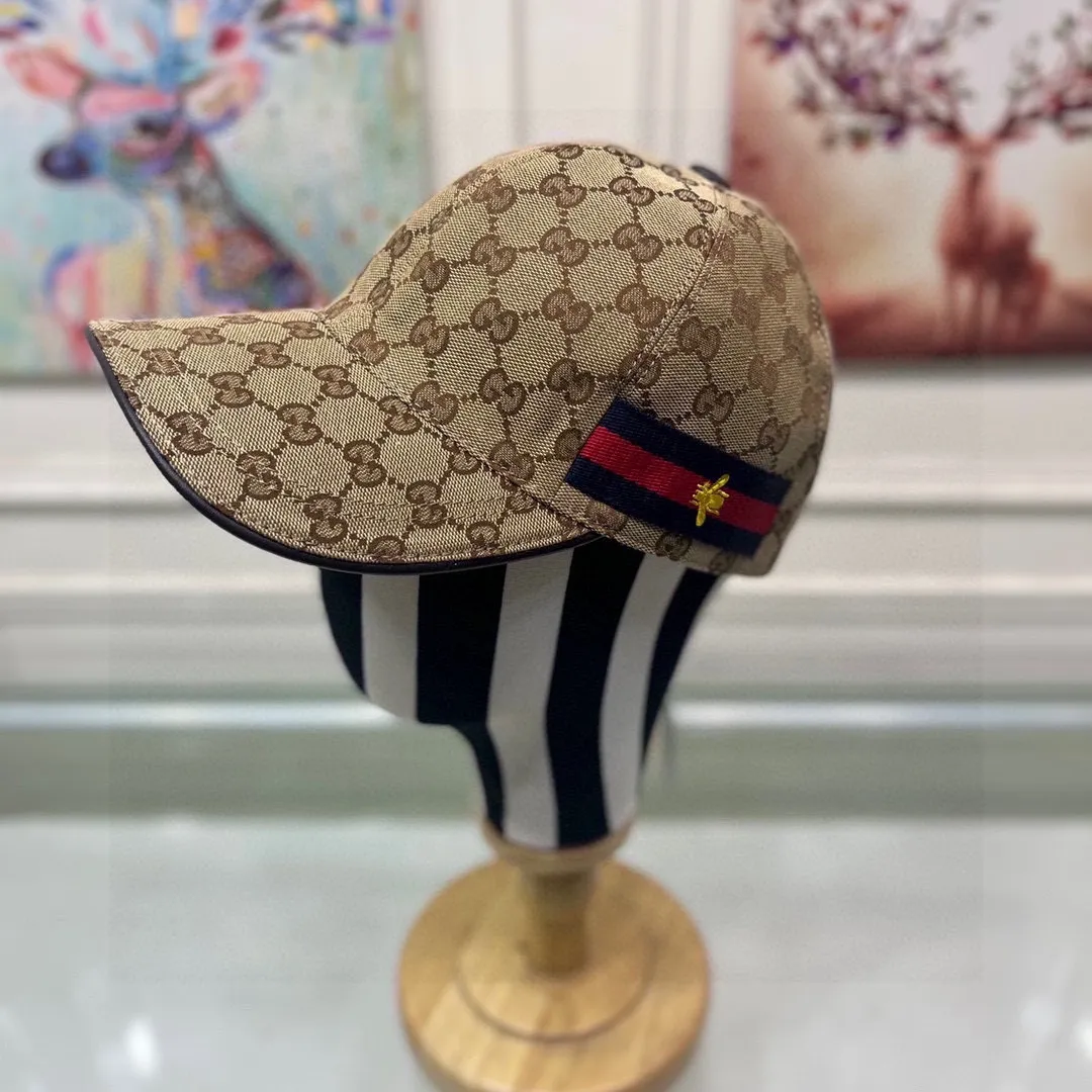 🉐1.1 million classic models shipped!  , Gucci (Gucci) classic original baseball cap 😍😍 1:1 mold opening and customization at the counter, the highest version, original canvas fabric + first layer of cowhide, pure cotton lining, light and breathable! Photographed in real life, suitable for men and women in all seasons, basic head circumference 56cm, adjustable patches.