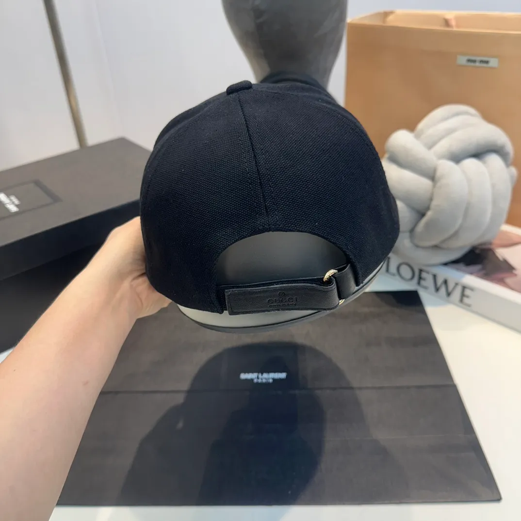 p60 Official website new model Gucci latest original baseball cap, large double G, custom-made from 1:1 mold at the counter, light and breathable! Basic head circumference 56, adjustable patch