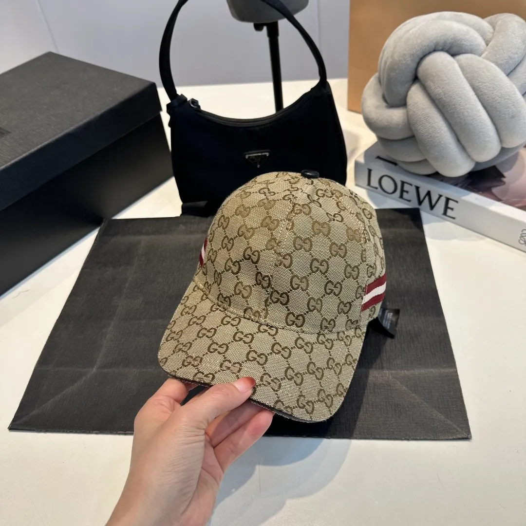 P60 Gucci (Gucci) classic original baseball cap😍Customized with 1:1 mold opening at the counter, the highest version, the original canvas is light and breathable! Photographed in real life, suitable for men and women in all seasons, basic head circumference 56cm, adjustable patches.