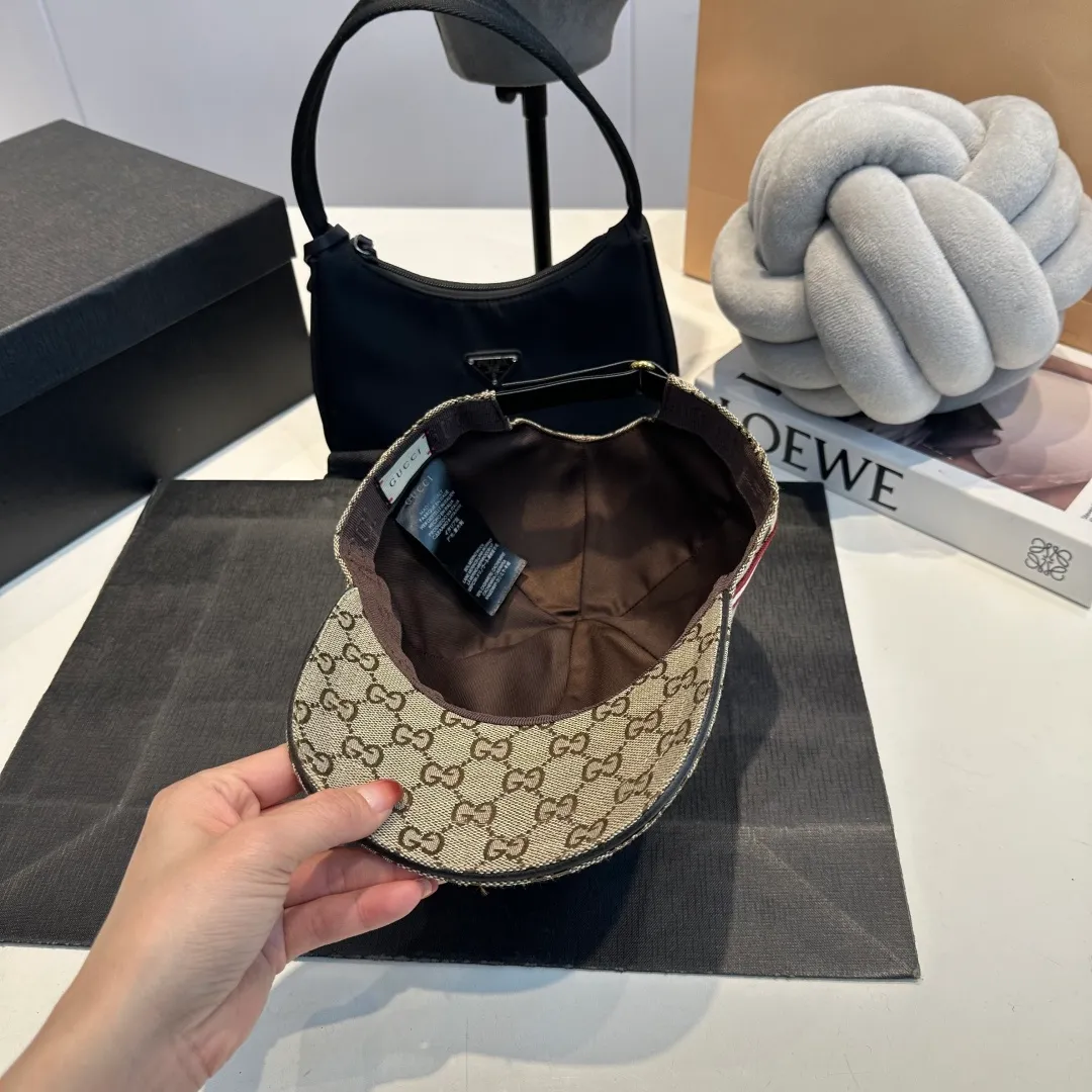 P60 Gucci (Gucci) classic original baseball cap😍Customized with 1:1 mold opening at the counter, the highest version, the original canvas is light and breathable! Photographed in real life, suitable for men and women in all seasons, basic head circumference 56cm, adjustable patches.